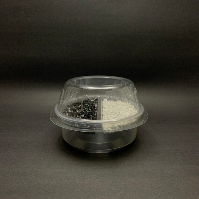 Tarrina plástica de 8 oz con divisor de dos compartimentos y tapa domo