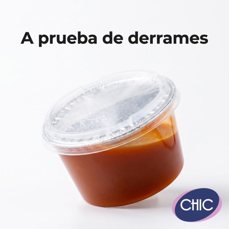 Tarrina plástica sellada con foil a prueba de derrames